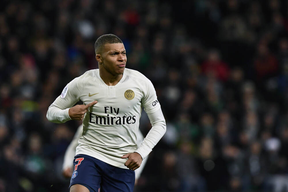 人造人该不该有权利？《银翼杀手》的人性之问，正变成现实挑战